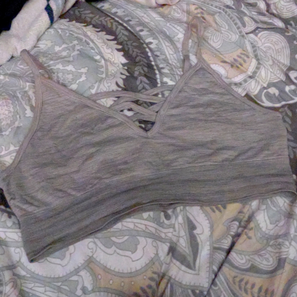 Women's Size Medium Strappy Sports Bra Grey Unpadded